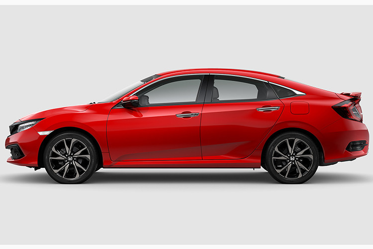 Honda Civic 2019 là bản nâng cấp facelift giữa chu kỳ thế hệ hiện hành, được giới thiệu lần đầu trong phạm vi khu vực Đông Nam Á tại Thái Lan vào tháng 11/2018. Sau Thái Lan, mẫu xe Honda Civic 2019 tiếp tục được ra mắt ở một số thị trường trong đó có Việt Nam.