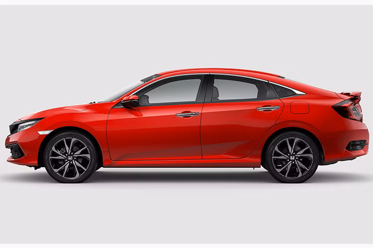 Honda Civic 2019 là bản nâng cấp facelift giữa chu kỳ thế hệ hiện hành, được giới thiệu lần đầu trong phạm vi khu vực Đông Nam Á tại Thái Lan vào tháng 11/2018. Sau Thái Lan, mẫu xe Honda Civic 2019 tiếp tục được ra mắt ở một số thị trường trong đó có Việt Nam.
