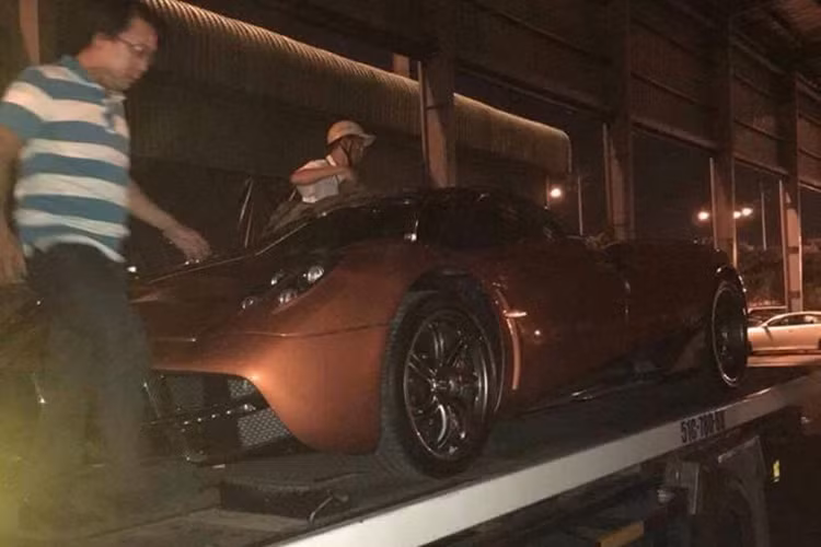 Ngoài siêu xe thuộc diện "khủng nhất", đắt nhất và mạnh nhất Việt Nam tính đến thời điểm hiện tại, anh chàng đam mê siêu xe nhất tại Việt Nam hiện nay còn cho biết, "Tự phá kỷ lục bản thân là niềm vui sướng nhất".