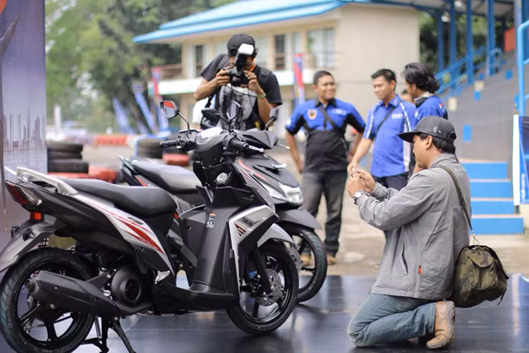 Yamaha trang bị cho Mio Z động cơ 125 phân khối xi-lanh đơn công nghệ Blue Core, làm mát bằng gió, phun xăng điện tử, công suất 9,3 mã lực ở vòng tua máy 8.000 vòng/phút, mô-men xoắn cực đại 9,6 Nm tại 5.500 vòng/phút. Hộp số CVT.