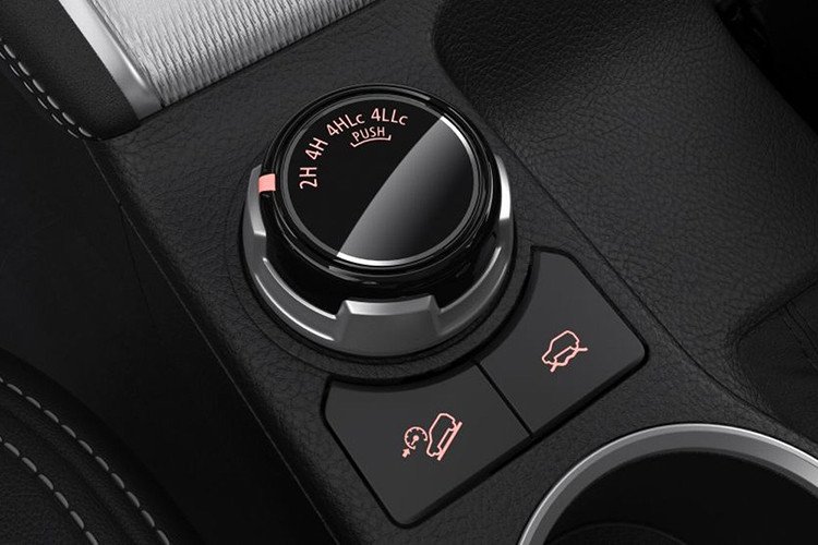 Tại thị trường Thái Lan, mẫu xe bán tải Mitsubishi Triton 2019 mới sẽ có hai biến thể lựa chọn gồm bản tiêu chuẩn sử dụng động cơ xăng 2.5 lít 4 xi-lanh turbo có công suất 107 mã lực và mô-men xoắn 200 Nm và một biến thể có công suất 134 mã lực và mô-men xoắn 324 Nm.