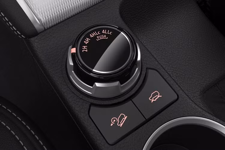 Tại thị trường Thái Lan, mẫu xe bán tải Mitsubishi Triton 2019 mới sẽ có hai biến thể lựa chọn gồm bản tiêu chuẩn sử dụng động cơ xăng 2.5 lít 4 xi-lanh turbo có công suất 107 mã lực và mô-men xoắn 200 Nm và một biến thể có công suất 134 mã lực và mô-men xoắn 324 Nm.