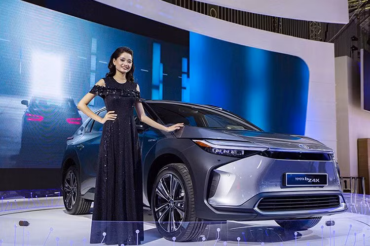 Tại thị trường Trung Quốc, Toyota đã giới thiệu ba mẫu xe điện mới, bao gồm sedan bZ3, cùng hai mẫu SUV bZ3C và bZ3X. Trong đó, bZ3X là kết quả hợp tác giữa Toyota và GAC, còn bZ3C là sản phẩm của liên doanh Toyota với FAW.