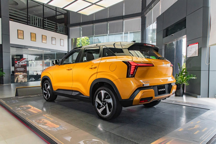 Sự thành công của Mitsubishi Xforce không chỉ đến từ thiết kế hiện đại, mà còn nhờ khả năng vận hành ổn định và trang bị tiện nghi cao cấp, đáp ứng nhu cầu ngày càng cao của thị trường. Tại Việt Nam, Mitsubishi Xforce được bán ra với 4 phiên bản GLX, Exceed, Premium và Ultimate. Mức giá bán dao động từ 599 - 705 triệu đồng.