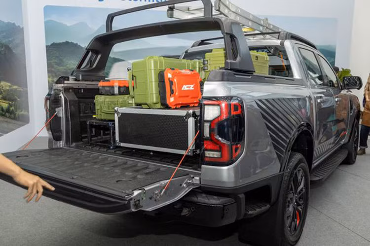 Cộng dồn doanh số từ đầu năm đến nay, Ford đã bán được 10.353 xe Ranger ra thị trường. Hiện tại, Ford Ranger đang được bán ra tại Việt Nam với 7 phiên bản với cùng mức giá dao động từ 665 - 1,039 tỷ đồng.