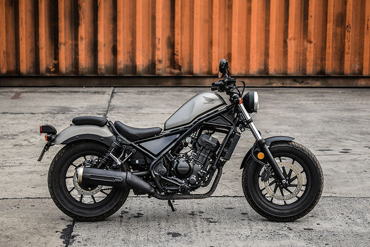 Sau hàng chục năm xuất hiện, giờ đây với mong muốn đem lại cho người dùng một chiếc xe mới nhưng vẫn gần gũi và đa dụng hơn - Honda đã "hiện đại hóa" Rebel để nó hấp dẫn đa dạng đối tượng hơn. Khi mà ở thời kỳ kỹ thuật số, môtô không chỉ còn là một phương tiện di chuyển mà còn đại diện cho một phong cách sống bụi bặm và cá tính.