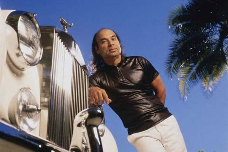 Khi đang trên đỉnh thành công, Choudhury đã bị tòa án Mỹ ra lệnh bắt khẩn cấp vì tội quấy rối tình dục, thậm chí cưỡng bức học viên vào năm 2017. Tuy nhiên, trước khi bị cảnh sát bắt giữ, Choudhury đã trốn khỏi nước Mỹ và về Ấn Độ, bỏ lại một bộ sưu tập xe sang đắt tiền khá đồ sộ.