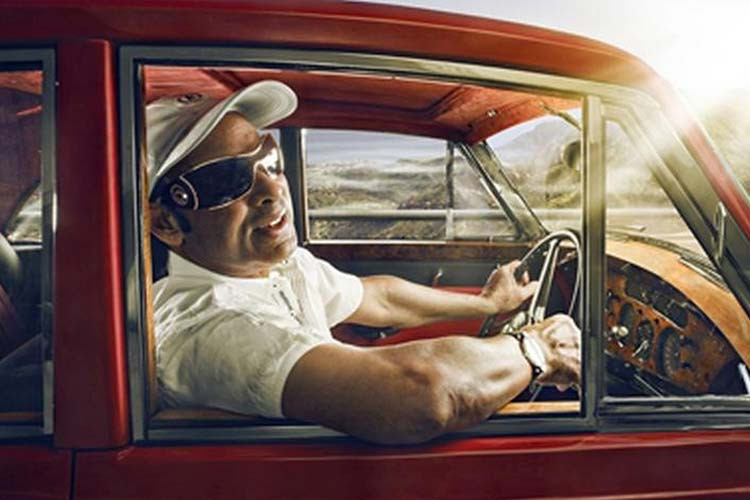 Vào hồi tháng 12 năm ngoái, Cục cảnh sát Miami của bang Florida, Mỹ, đã tịch thu 22 chiếc xe sang của Choudhury nằm trong một nhà kho. Được biết, Choudhury đã nhờ một nữ doanh nhân cất giấu những chiếc ôtô này vào trong nhà kho sau khi bỏ trốn khỏi nước Mỹ.