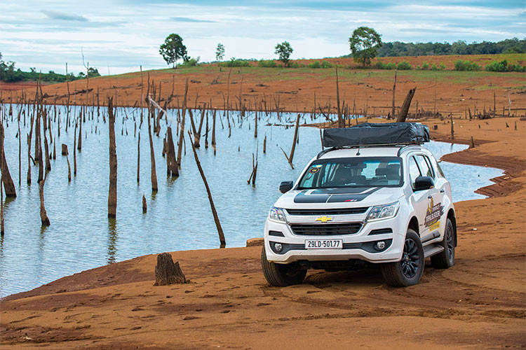 Trong nỗ lực nhằm mang đến những cảm nhận chân thực nhất về chiếc SUV đậm chất Mỹ Trailblazer, GM Việt Nam vừa tổ chức chương trình Trải nghiệm mẫu xe SUV Chevrolet Trailblazer mới: The jouney of Discover trên cung đường từ Pleiku về Nha Trang với đa dạng địa hình.