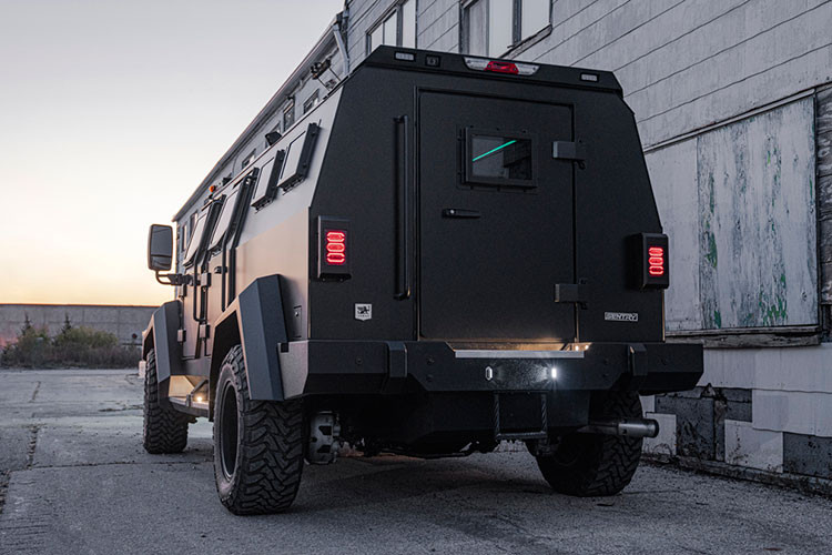 Để có được những thứ trên, bạn sẽ phải đối mặt với cái giá xe Inkas Sentry Civilian 2020 khởi điểm từ 350.000 USD. Tùy thuộc vào những tùy chọn, cá nhân hóa theo sở thích mà bạn sẽ còn phải trả giá cao hơn nữa cho một chiếc Sentry Civilian 2020. Cơ mà để bảo vệ bản thân khỏi nguy cơ bị kẻ thù tấn công bất ngờ thì đó là một cái giá hợp lý thôi.