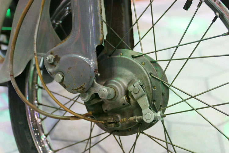 View - Tận mục xe máy Honda Super Cub "huyền thoại" đời đầu tại Việt Nam | Báo Tri thức và Cuộc sống - TIN TỨC PHỔ BIẾN KIẾN THỨC 24H