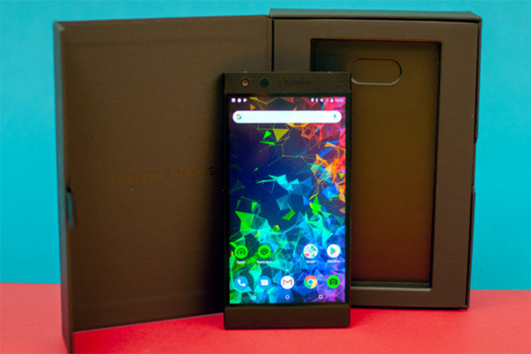 Mặc dù khi mới ra mắt trên thị trường, Razer Phone 2 có dung lượng pin kém cỏi hơn so với một số thiết bị khác, song, với bản cập nhật Android 9 Pie, thời lượng pin sử dụng đã khắc phục được đáng kể.