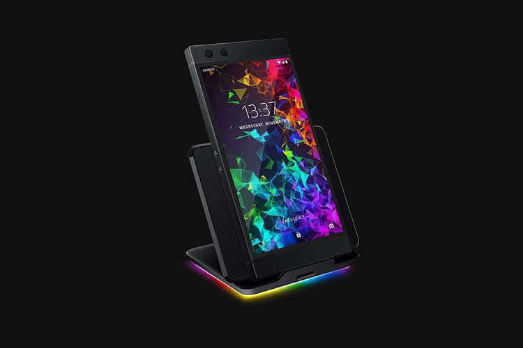 Mức giá điện thoại Razer Phone 2 hiện đang bán ra trên thị trường cũng khá phải chăng so với mặt bằng chung các thiết bị di động hiện nay, khi chỉ với 499 USD (tương đương khoảng 11.6 triệu đồng).