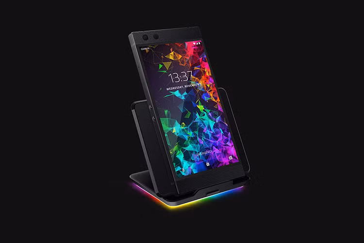 Mức giá điện thoại Razer Phone 2 hiện đang bán ra trên thị trường cũng khá phải chăng so với mặt bằng chung các thiết bị di động hiện nay, khi chỉ với 499 USD (tương đương khoảng 11.6 triệu đồng).