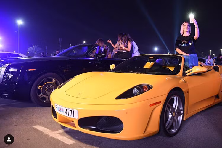 Hiện, câu lạc bộ siêu xe cho phái đẹp này đã có hơn 80 thành viên đến từ 17 quốc gia trên khắp thế giới như Ả Rập, châu Âu, Mỹ, Nam Phi, v.v…