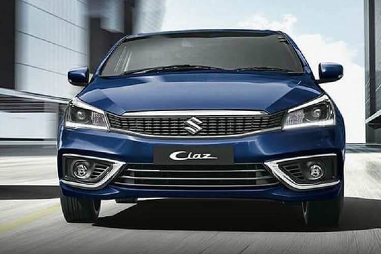 Suzuki Ciaz 2018 sẽ vẫn có 4 phiên bản chính: Sigma, Delta, Zeta, Alpha với cả hai tùy chọn động cơ xăng hoặc Diesel. Phiên bản cao nhất Alpha động cơ Diesel sẽ có giá 1.097.000 rupee (khoảng 363 triệu đồng).