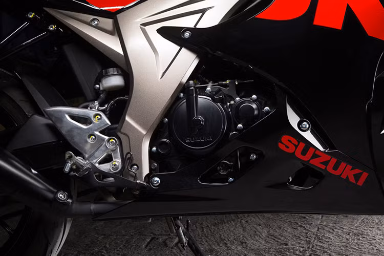 Cung cấp sức mạnh cho xe là khối động cơ xi-lanh đơn DOHC phun xăng điện tử, làm mát bằng nước với dung tích 150 cc tương tự như Raider 150 Fi. Tuy nhiên so với Raider, chiếc xe có mạnh mẽ hơn hẳn với công suất lên tới 18,6 mã lực và mô-men xoắn 13,8 Nm. Ngoài ra, nó còn có hệ thống phun xăng điện tử 2 vòi phun và ECU điều khiển riêng biệt.