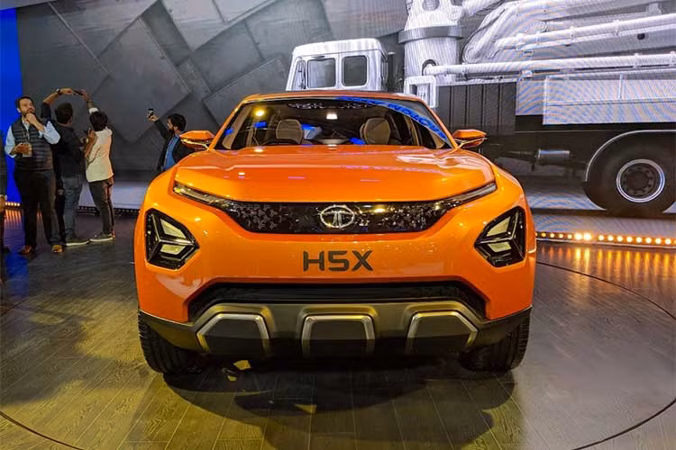 Tata cho biết nền tảng này được bắt nguồn từ kiến trúc trên phiên bản Land Rover D8 hiện đang được sử dụng cho các mẫu xe SUV hạng sang như; Discovery Sport, Range Rover Evoque, và Jaguar E-Pace. Mặc dù có nguồn gốc cao cấp, Tata cho biết các kỹ sư của công ty sẽ thiết kế sao cho H5X có thể phù hợp với các điều kiện ở thị trường Ấn Độ.