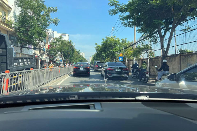 Cuong Do la tu lai xe sieu sang Rolls-Royce di lam... va cai ket-Hinh-2