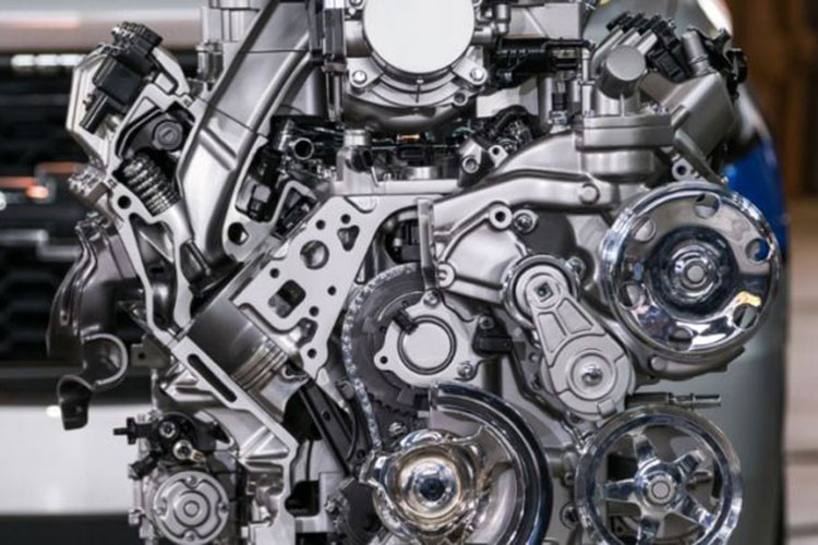 Các lựa chọn phiên bản hybrid (nếu có) sẽ được giới thiệu trong tương lai. Dù được trang bị loại động cơ nào, chiếc SUV cỡ lớn của Chevrolet cũng sẽ đi kèm với hộp số 8 hoặc 10 cấp, dẫn động cầu sau hoặc tùy chọn bốn bánh toàn thời gian.