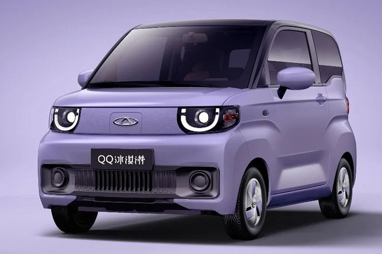 Thành công của mẫu ôtô điện siêu rẻ Wuling Hongguang Mini EV tại thị trường Trung Quốc đã khiến những hãng xe đối thủ "đứng ngồi không yên". Để cạnh tranh với Wuling Hongguang Mini EV, hãng Chery của Trung Quốc cũng nhanh chóng tung ra mẫu xe mới mang tên Chery QQ Ice Cream 2021 mới.
