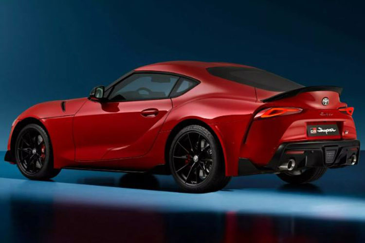 Ở Mỹ, GR Supra 2025 sẽ được giới thiệu vào mùa hè năm 2024, đánh dấu sự kết thúc của động cơ 2.0L 4 xi-lanh. Tuy nhiên, 300 chiếc A90 Final Edition sẽ chỉ có sẵn tại Châu Âu và Nhật Bản. Toyota cũng cho biết, mặc dù sản xuất GR Supra A90 sắp kết thúc nhưng mẫu xe này vẫn sẽ tiếp tục tham gia vào các hoạt động thể thao, giữ vững vị trí của mình trong lòng người yêu thích thể thao và đua xe.