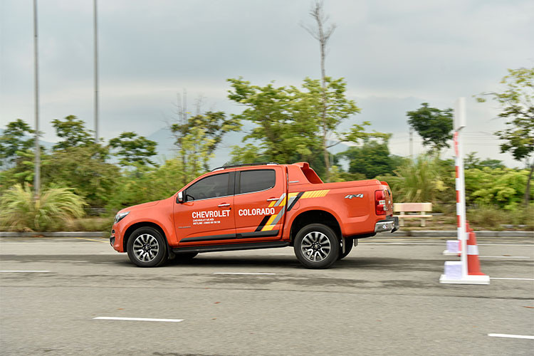 Tại bài kiểm tra ABS trên Chevrolet Colorado mới, khách hàng sẽ cảm thấy vô cùng phấn khích khi trải nghiệm cách mà hệ thống này làm việc.