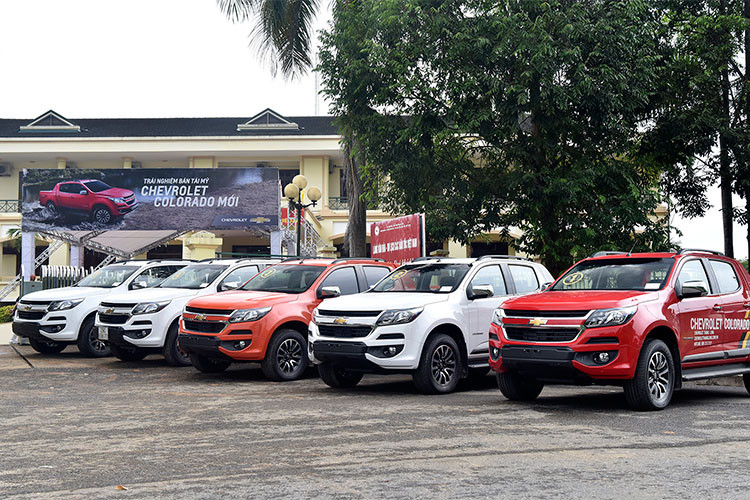 Chương trình Trải nghiệm Chevrolet Colorado mới sẽ tạo cơ hội cho các khách hàng tiềm năng từ 5 đại lý tại Hà Nội và 7 đại lý tại thành phố Hồ Chí Minh đến lái thử mẫu xe Colorado High Country mới trang bị động cơ 2.5L turbo tăng áp điều khiển cánh biến thiên (2.5L VGT) công nghệ cao tại hai ddieaj điểm test xe nổi tiếng nhất tại Việt Nam là: Đồng Mô, Hà Nội và trường đua HappyLand, Long An.