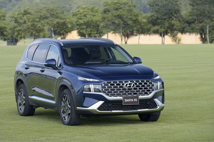 Hon 1.300 xe Hyundai Accent den tay khach Viet thang 7/2023-Hinh-2