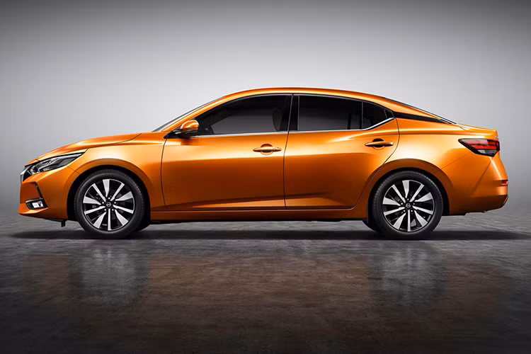 So với thế hệ cũ kích thước của mẫu xe này không thay đổi, tuy nhiên Nissan Sylphy 2020 thế hệ mới sở hữu ngoại hình bắt mắt và cao cấp hơn.