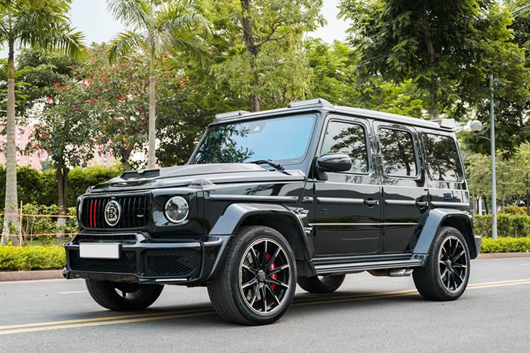 Chiếc xe Mercedes-AMG G63 độ Brabus trong bài viết này thuộc phiên bản sản xuất năm 2020, nó hiện đang được chủ xe chào bán với mức giá khoảng hơn 12 tỷ đồng tại Hà Nội .