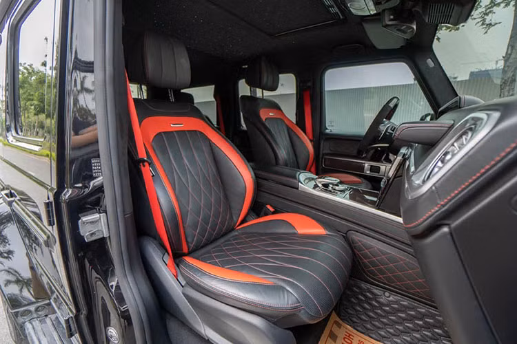 Nhiều khả năng bản độ này không có sự can thiệp vào động cơ. Dưới nắp capo vẫn là động cơ V8 4.0L, tăng áp kép, sản sinh công suất 577 mã lực và mô-men xoắn cực đại 850 Nm. Kết hợp với hộp số tự động 9 cấp và hệ dẫn động bốn bánh 4Matic, chiếc SUV Đức tăng tốc 0-100 km/h trong 4,5 giây và đạt vận tốc tối đa 220 km/h. 