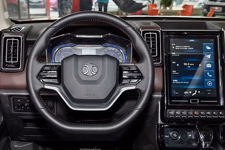 Động cơ xe được cho là loại máy xăng tăng áp, dung tích 1,5 lít, mượn từ Mitsubishi. Cỗ máy này cho công suất 150 mã lực, kết hợp hộp số sàn 6 cấp hoặc tự động vô cấp. Hệ dẫn động cầu trước là trang bị duy nhất.