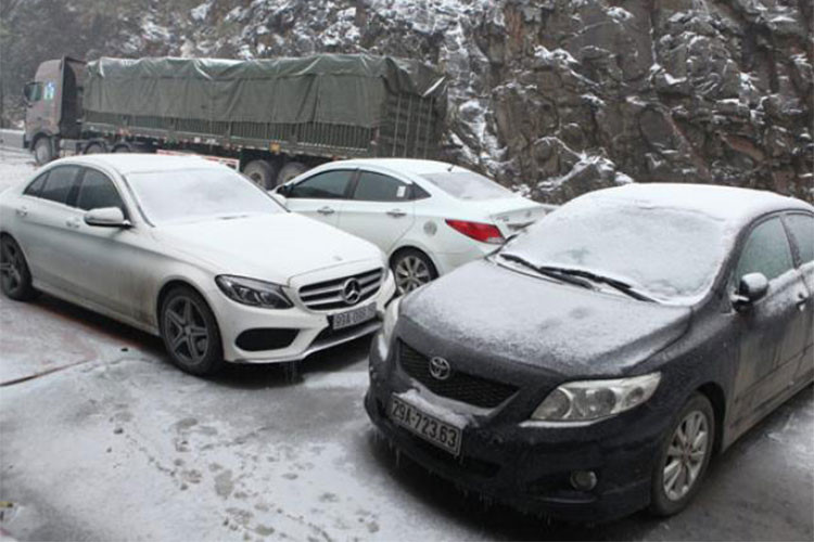 Thời điểm hiện tại khi mùa đông đã đến, chính vì vây nên việc chăm sóc xe ôtô đúng cách phải được thực hiện thường xuyên, giúp cho chiếc xe luôn luôn đảm bảo sự ổn định và chủ nhân tránh mất tiền oan.