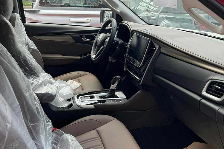 Trong suốt thời gian qua, Isuzu MU-X thường xuyên là mẫu xe giữ vị trí "bét bảng" trong phân khúc SUV hạng trung tại Việt Nam về mặt doanh số. Trong tháng 9/2023, khách hàng Việt chỉ mua 29 chiếc MU-X trong khi con số cộng dồn từ đầu năm đến nay là 149 xe.