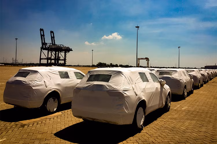 Thương hiệu xe hơi Đức đình đám tại Việt Nam vừa chính thức hé lộ các hình ảnh đầu tiên của lô xe Volkswagen Tiguan Allspace 2018 mới vừa chính thức cập cảng Hiệp Phước, TP HCM. Đây là lô xe đầu tiên về đến Việt Nam và dự kiến sẽ đến tay người tiêu dùng vào tháng 5/2018.