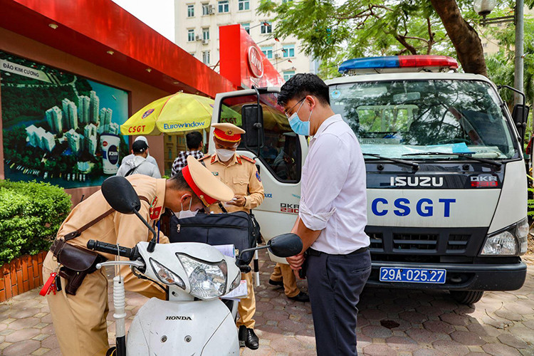 Them truong hop bi thu hoi bang lai oto, xe may tu ngay 1/6/2024