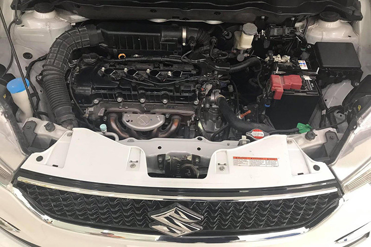 Động cơ trên xe vẫn là loại máy xăng 1.5L, 4 xi-lanh, công suất tối đa 104 mã lực và mô-men xoắn cực đại đạt 138 Nm với hệ dẫn động một cầu 2WD. Trang bị hộp số gồm loại số sàn 5 cấp (GL) hoăc tự động 4 cấp (GLX). Trang bị an toàn cơ bản trên xe sẽ có phanh chống bó cứng ABS, phân bổ lực phanh điện tử EBD, dây đai an toàn đa điểm, khóa an toàn trẻ em, cảm biến lùi, hệ thống chống trộm và 2 túi khí.