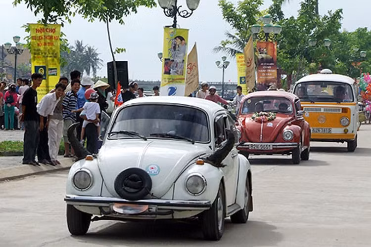Ngoài ra, Saigon AutoFest 2016 còn có sự góp mặt khá đông những mẫu xe cổ. Các tín đồ tốc độ sẽ có cơ hội chiêm ngưỡng các mẫu xe có tuổi đời trên 50 năm từng được yêu thích tại Việt Nam.
