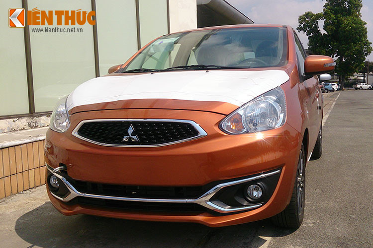 Mitsubishi Mirage mới là mẫu xe với kiểu dáng hatchback thuộc dòng xe có thiết kế nhỏ gọn, tiết kiệm nhiên liệu và đặc biệt là giá khá "mềm". Mẫu xe này hiện được xem là đối thủ cạnh tranh trực tiếp với Hyundai i20, Suzuki Swift, Ford Fiesta hay Mazda 2 tại thị trường ôtô Việt.