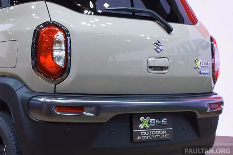 Nằm trong phân khúc xe hạng A cỡ nhỏ, XBee chỉ có chiều dài 3.670mm, rộng 1.670mm, cao 1.705mm và trục cơ sở 2.435mm. Ra đời nhằm đáp ứng nhu cầu đa dụng như những chiếc SUV và Crossover nhưng nhỏ gọn và dễ di chuyển trong thành phố như những chiếc hatchback. 