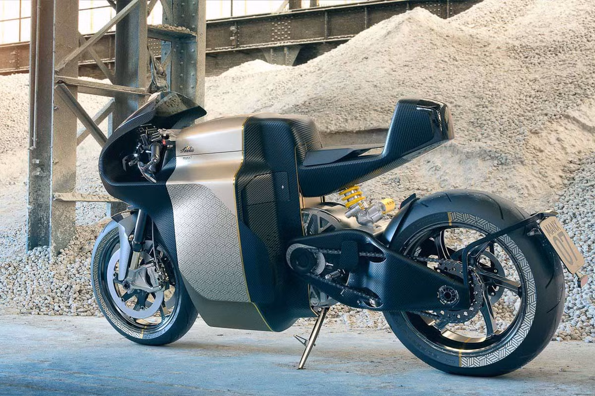 Trong năm 2018 mẫu xe điện Manx7 - là phiên bản đường phố của SP7. Mẫu mô tô mang phong cách café racer cổ có thể đi được quãng đường tối đa 322 km trong 1 lần sạc với cụm pin dung lượng vượt trội. Tuy nhiên, đi cùng với đó là mức giá cũng không hề rẻ khoảng 50.000 USD (~ 1,16 tỷ đồng).