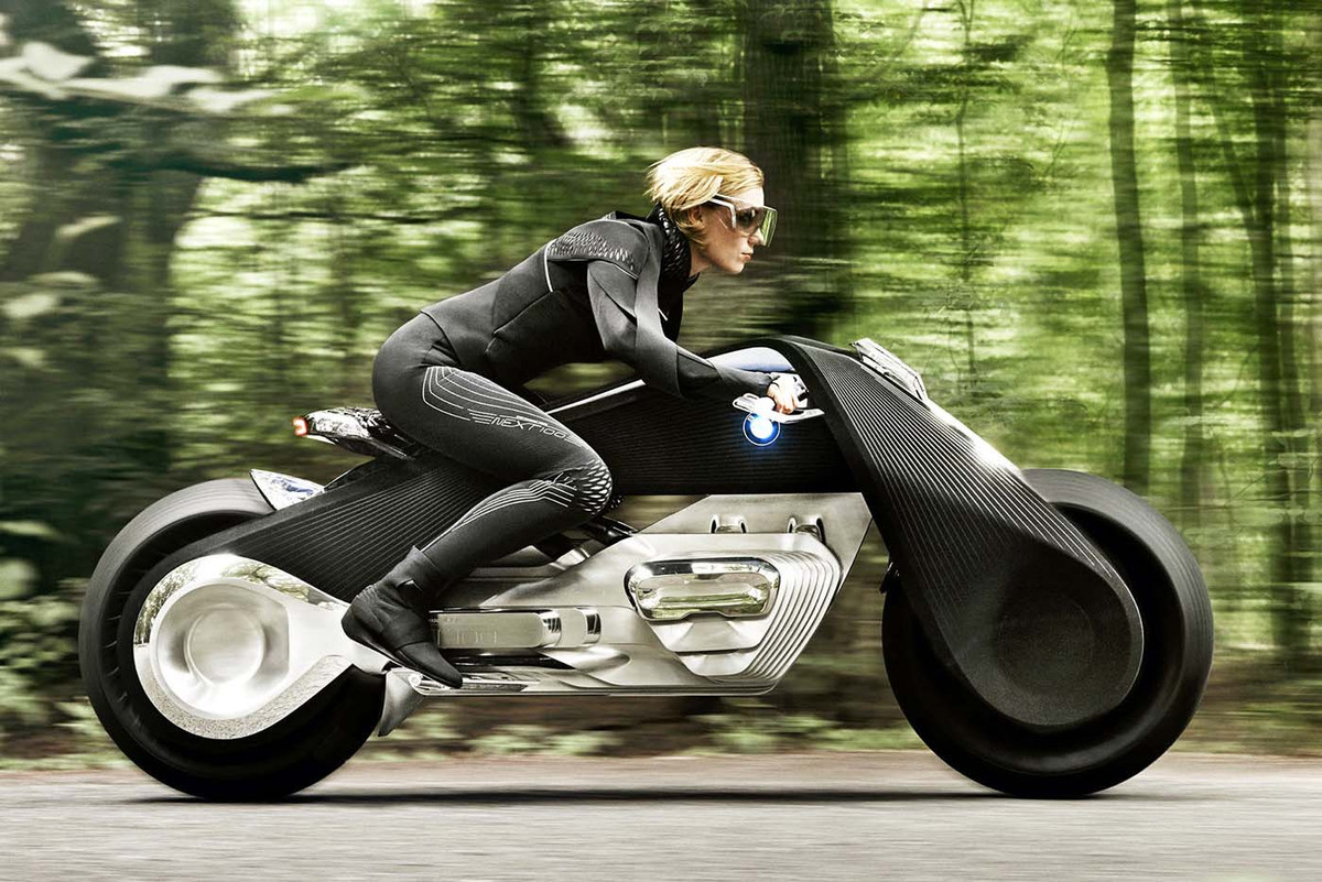 Chính vì thế, xe điện đang rất phát triển nên sản sinh ra nhiều mẫu thiết kế rất thú vị, thách thức các nguyên tắc vật lý và giúp con người nhìn thấy tương lai phát triển của xe máy. Dưới đây là 5 mẫu xe máy điện sở hữu thiết kế đẹp và độc nhất năm 2018 được Rideapart bình chọn.