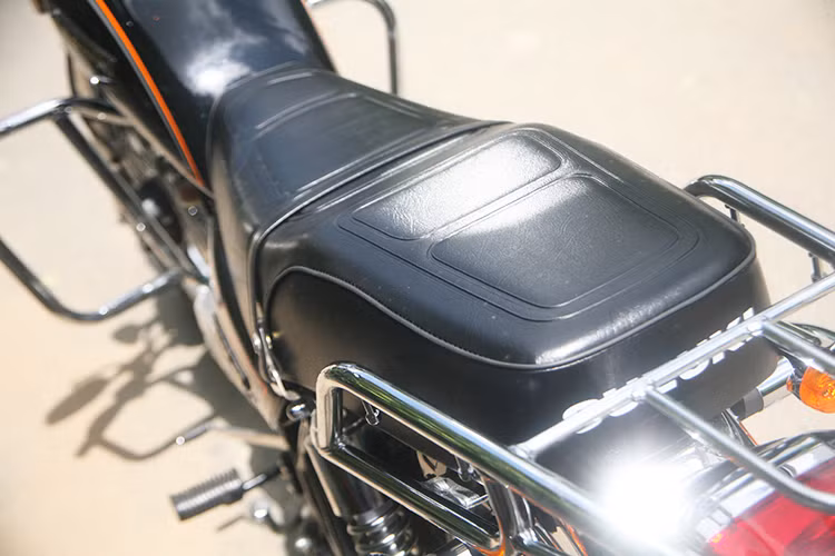 Vẫn giữ lại phần lớn thiết kế từ cách đây hơn 20 năm, nhưng kích thước cuả GN125-2F phiên bản mới đã thay đổi ở chiều dài và rộng. Kích thước mới của xe (Dài x Rộng x Cao) là 1.970 x 770 x 1.110 (mm), so với kích thước cũ là 1.945 x 810 x 1.110 (mm), chiều dài cơ sở mới là 1.275 mm (cũ là 1.280 mm), khoảng sáng gầm mới là 153 mm (cũ là 170 mm).