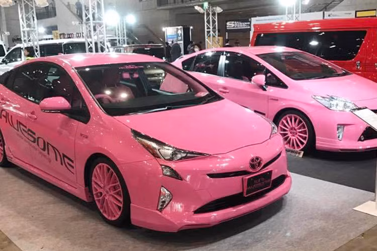 Cuối cùng, nó đã giành chiến thắng cuộc thi xe độ Tokyo Auto Salon 2017 ở hạng xe SUV. Quả thực chỉ cần nhìn thôi cũng thấy nó ấn tượng.