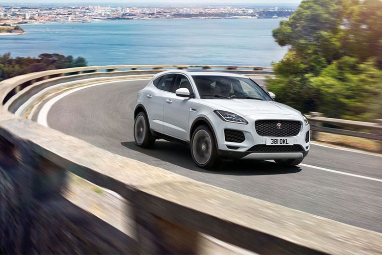 Jaguar E-Pace liên tục được hãng xe sang Anh quốc cho ra mắt tại các thị trường Đông Nam Á khác như Thái Lan, Singapore hay Malaysia vào đầu năm nay. Các khách hàng tại thị trường ôtô Việt Nam cũng sẽ được diện khiến chiếc SUV cỡ nhỏ này tại triển lãm VMS 2018.