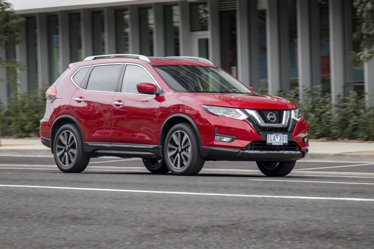 Tại triển lãm VMS 2018, tâm điểm của gian hàng Nissan có thể kể đến chiếc X-Trail V-series dành riêng cho thị trường Việt Nam. Hiện các thông tin về mẫu xe này chưa được hãng Nissan hé lộ. Giá bán Nissan X-Trail tại Việt Nam dao động từ 889 triệu đồng cho đến 1,036 tỷ đồng.