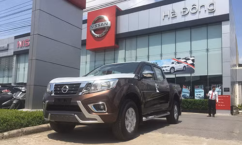 Nhieu xe oto xuong gia nho cach tinh phi truoc ba moi