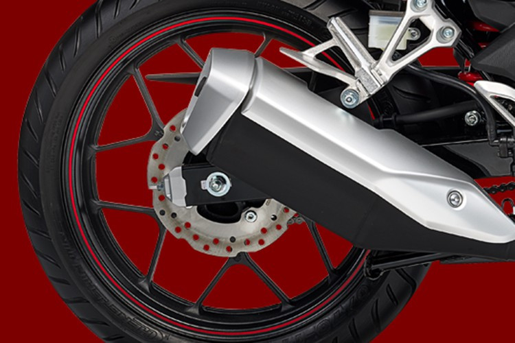 Phiên bản tem màu mới tiếp tục được trang bị khối động cơ mạnh mẽ với hệ thống phun xăng điện tử PGM-FI 150cc 4 kỳ xi lanh đơn kết hợp cùng hộp số 6 cấp, cam đôi DOHC 4 van làm mát bằng dung dịch, sản sinh công suất tối đa 11,5 kW tại 9.000 vòng/phút, mô-men xoắn cực đại 13,5 Nm tại 6.500 vòng/phút.