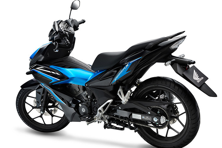 Trình làng vào tháng 7/2019, đã có lúc, nhiều người tin rằng Honda Winner X sẽ là đối thủ đáng gờm, đe dọa ngôi vương của Yamaha Exciter. Tuy nhiên, đến thời điểm hiện tại, mọi chuyện diễn ra không mấy suôn sẻ với Winner X khi doanh số của mẫu xe này khá thấp và thậm chí còn được cho là ế thảm hại.